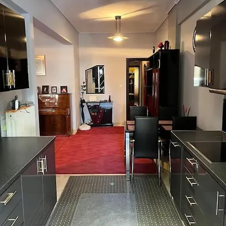 Apartment Beautiful And Spacious *